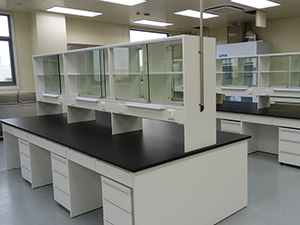 全木中央實(shí)驗(yàn)臺