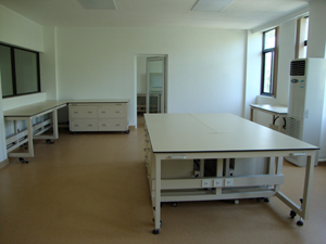 全鋼可移動(dòng)實(shí)驗(yàn)工作臺(tái)