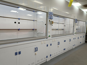 PP桌上型通風(fēng)柜