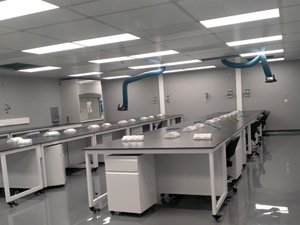 移動(dòng)式實(shí)驗(yàn)工作臺(tái)